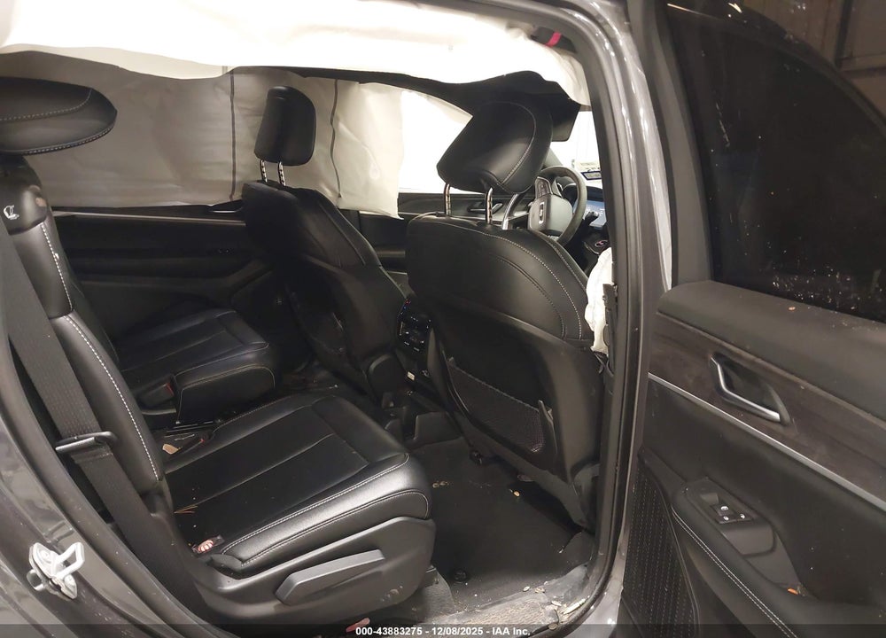 2025 JEEP GRAND CHEROKEE L LIMITED 4X4 VIN: 1C4RJKBG2S8709186