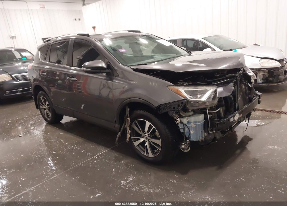 2016 TOYOTA RAV4 XLE VIN: JTMRFREV3GJ060325