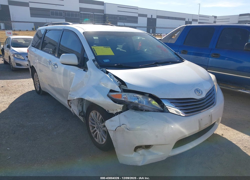 2016 TOYOTA SIENNA XLE 8 PASSENGER VIN: 5TDYK3DC4GS757591