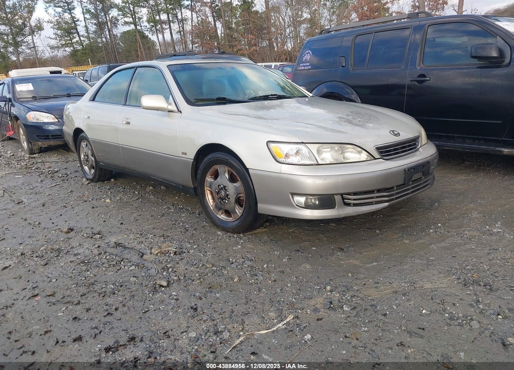2001 LEXUS ES 300 VIN: JT8BF28G110318990