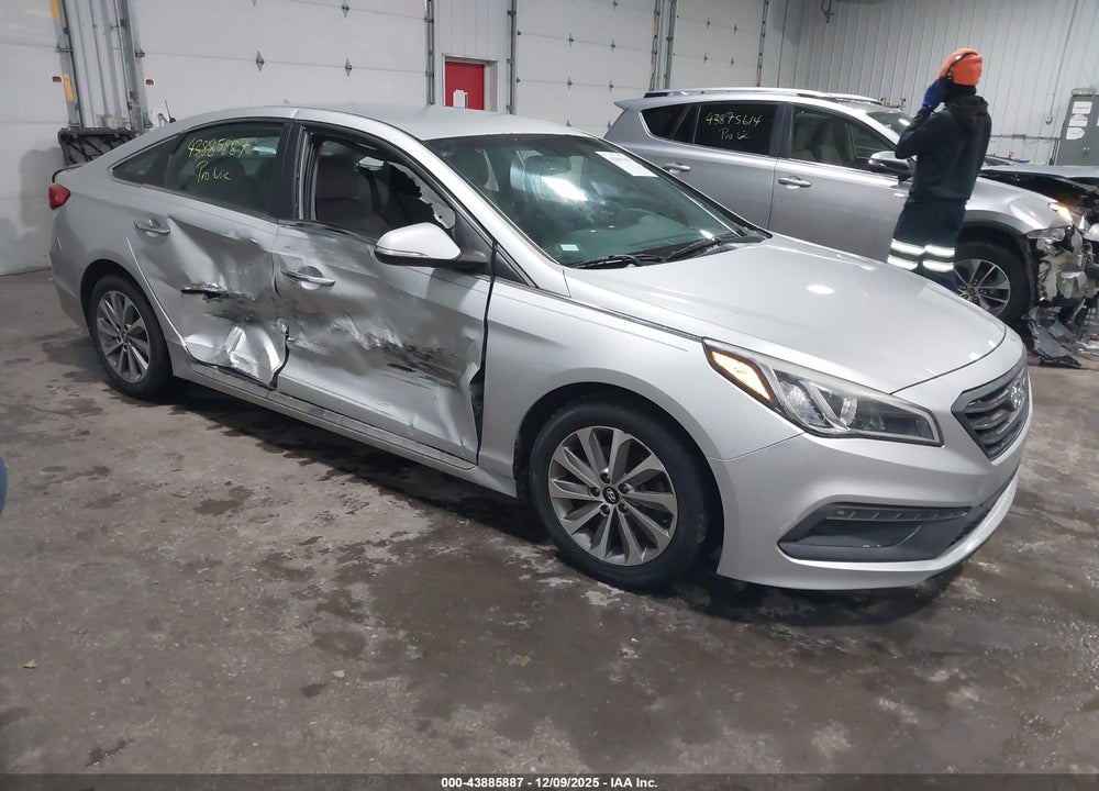 2015 HYUNDAI SONATA SPORT VIN: 5NPE34AF2FH061692