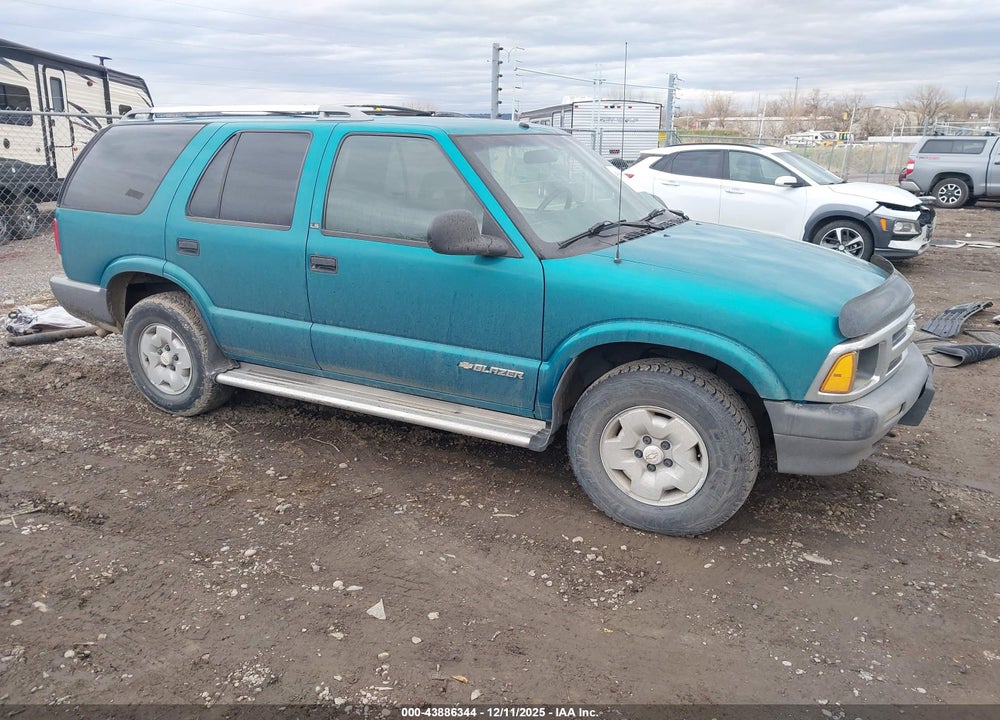 1995 CHEVROLET BLAZER VIN: 1GNDT13W9S2133580