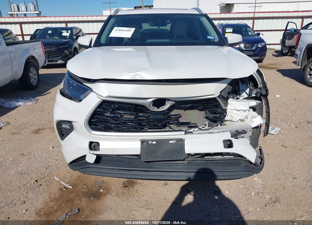 2023 TOYOTA HIGHLANDER XLE VIN: 5TDKDRAH3PS028498