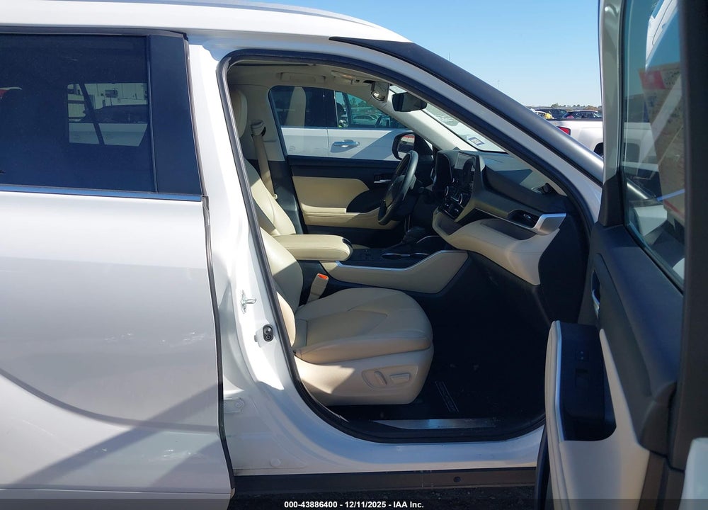2023 TOYOTA HIGHLANDER XLE VIN: 5TDKDRAH3PS028498