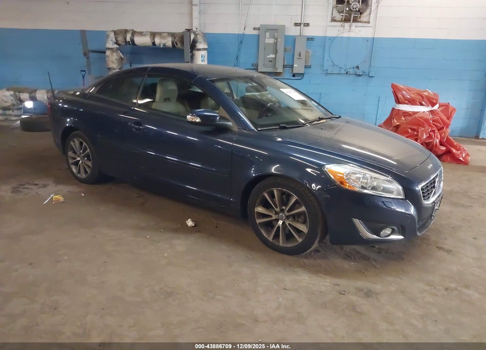 2013 VOLVO C70 T5 VIN: YV1672MC5DJ140674