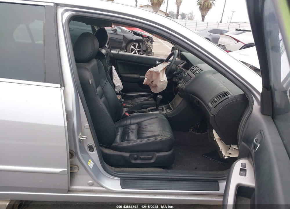 2005 HONDA ACCORD 3.0 EX VIN: 1HGCM66545A026577