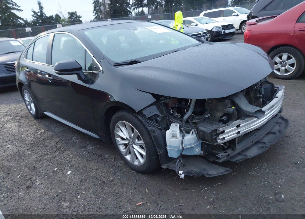 2021 TOYOTA COROLLA XLE VIN: 5YFFPMAE9MP183336