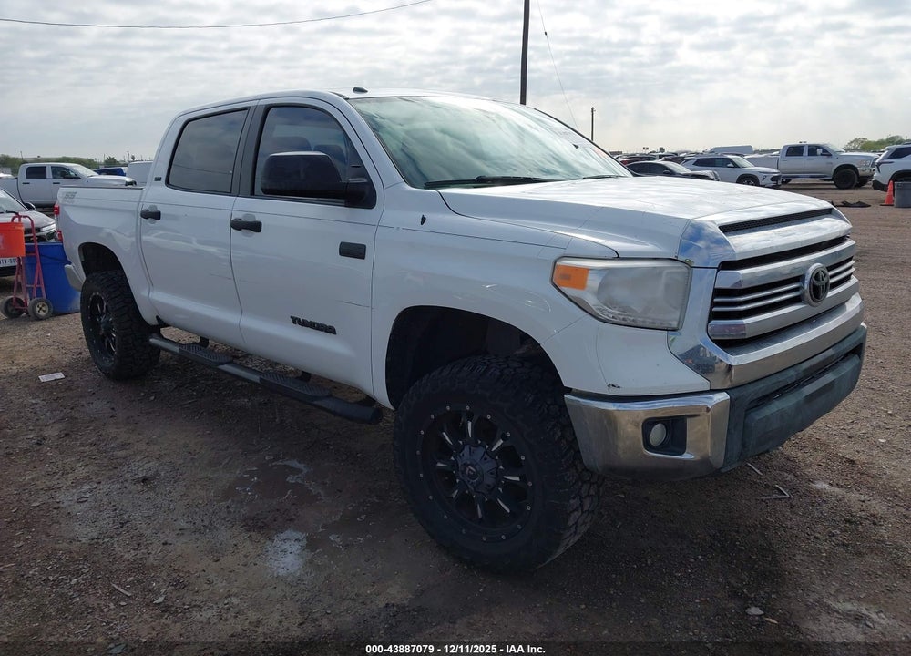 2017 TOYOTA TUNDRA SR5 5.7L V8 VIN: 5TFDW5F17HX588608