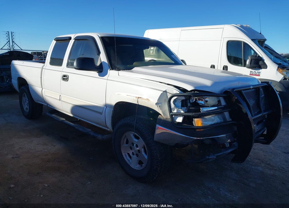 2005 CHEVROLET SILVERADO 1500 LS VIN: 2GCEC19T751253571