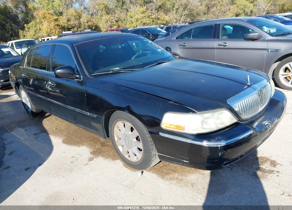 2010 LINCOLN TOWN CAR EXECUTIVE L VIN: 2LNBL8EV9AX620928