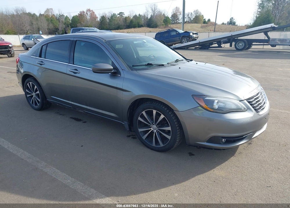 2013 CHRYSLER 200 TOURING VIN: 1C3CCBBG6DN738215