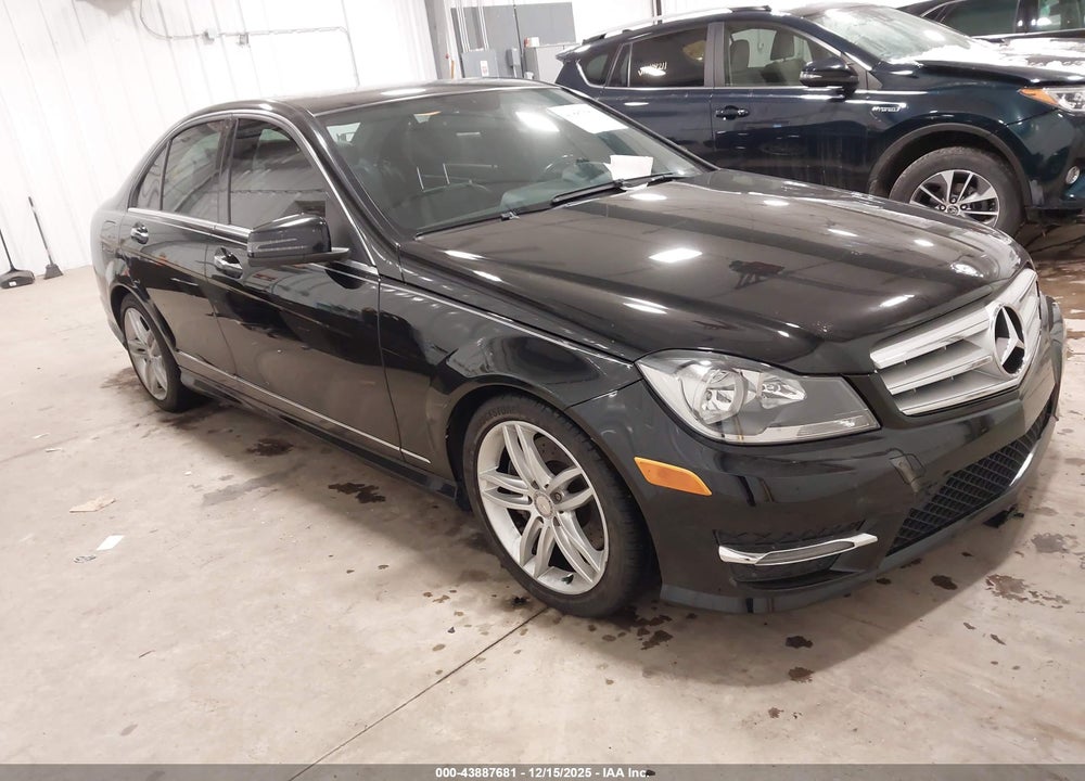 2013 MERCEDES-BENZ C 300 SPORT 4MATIC VIN: WDDGF8ABXDR240997