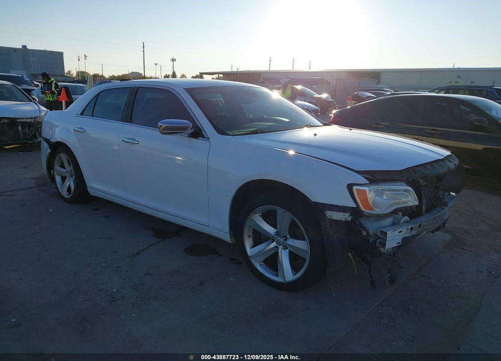 2011 CHRYSLER 300C VIN: 2C3CA6CT2BH522845
