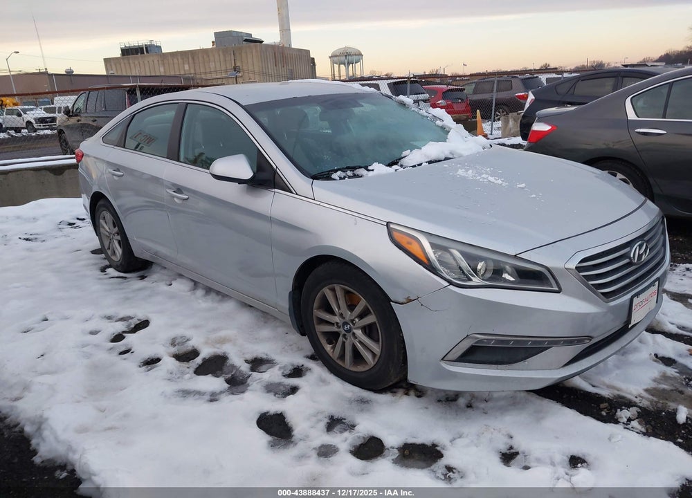 2015 HYUNDAI SONATA SE VIN: 5NPE24AF2FH196741