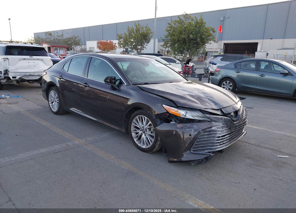 2018 TOYOTA CAMRY XLE V6 VIN: 4T1BZ1HK8JU005141