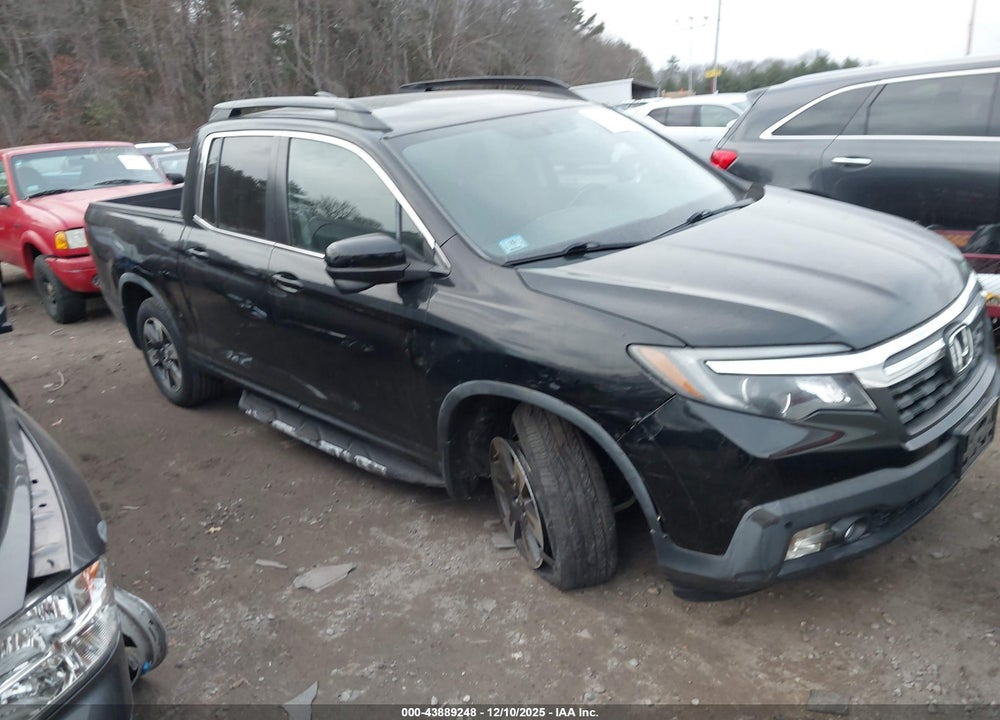 2017 HONDA RIDGELINE RTL-T VIN: 5FPYK3F6XHB032355