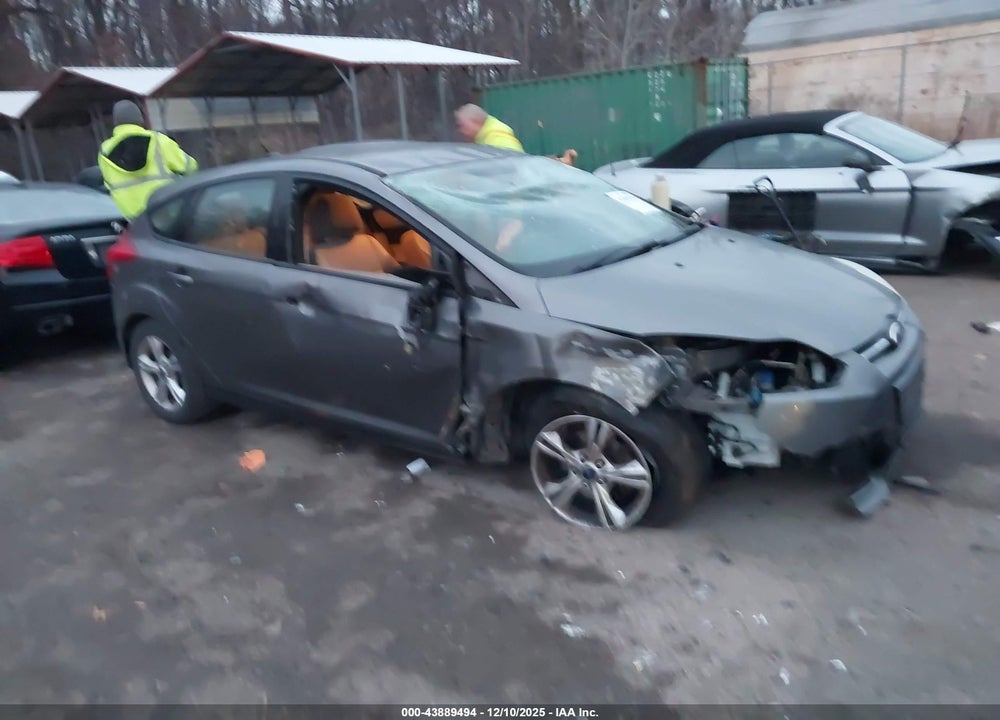 2014 FORD FOCUS SE VIN: 1FADP3K27EL166122