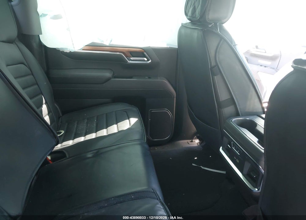 2022 GMC SIERRA 1500 4WD  SHORT BOX DENALI VIN: 3GTUUGEL8NG683070