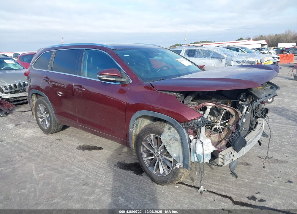 2018 TOYOTA HIGHLANDER XLE VIN: 5TDKZRFH1JS243010