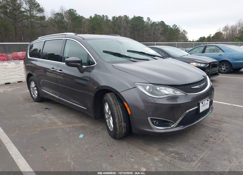 2020 CHRYSLER PACIFICA TOURING L VIN: 2C4RC1BG4LR131554