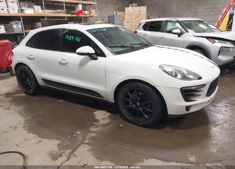 2015 PORSCHE MACAN S VIN: WP1AB2A56FLB42590