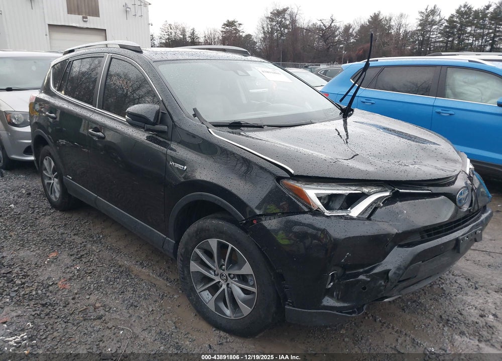 2017 TOYOTA RAV4 HYBRID XLE VIN: JTMRJREV0HD148473