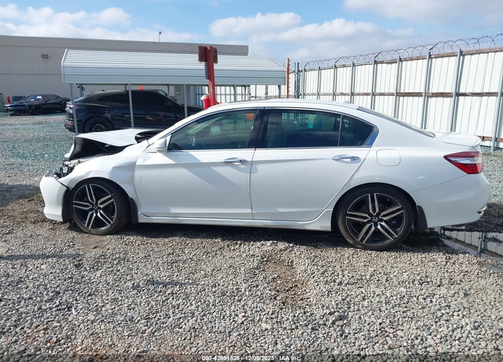 2016 HONDA ACCORD TOURING VIN: 1HGCR3F92GA005586