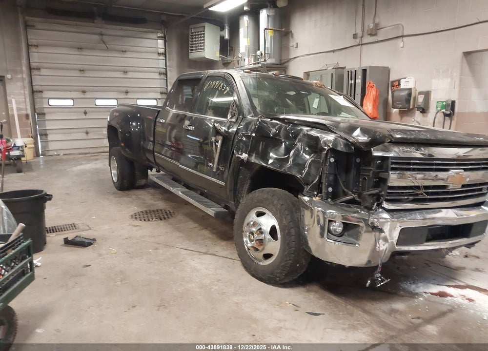 2016 CHEVROLET SILVERADO 3500HD LTZ VIN: 1GC4K0E85GF187477