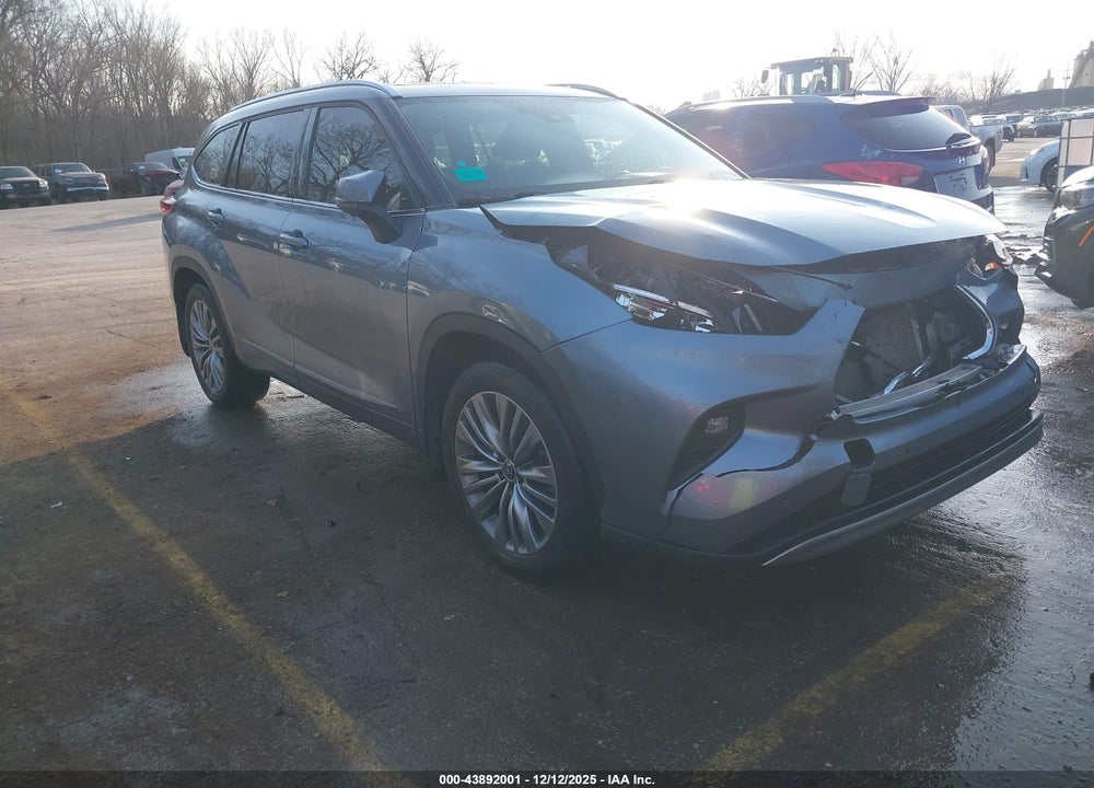 2022 TOYOTA HIGHLANDER PLATINUM VIN: 5TDFZRBH8NS168772