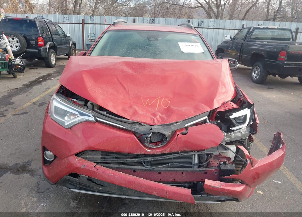 2017 TOYOTA RAV4 LIMITED VIN: JTMDFREV4HJ165872