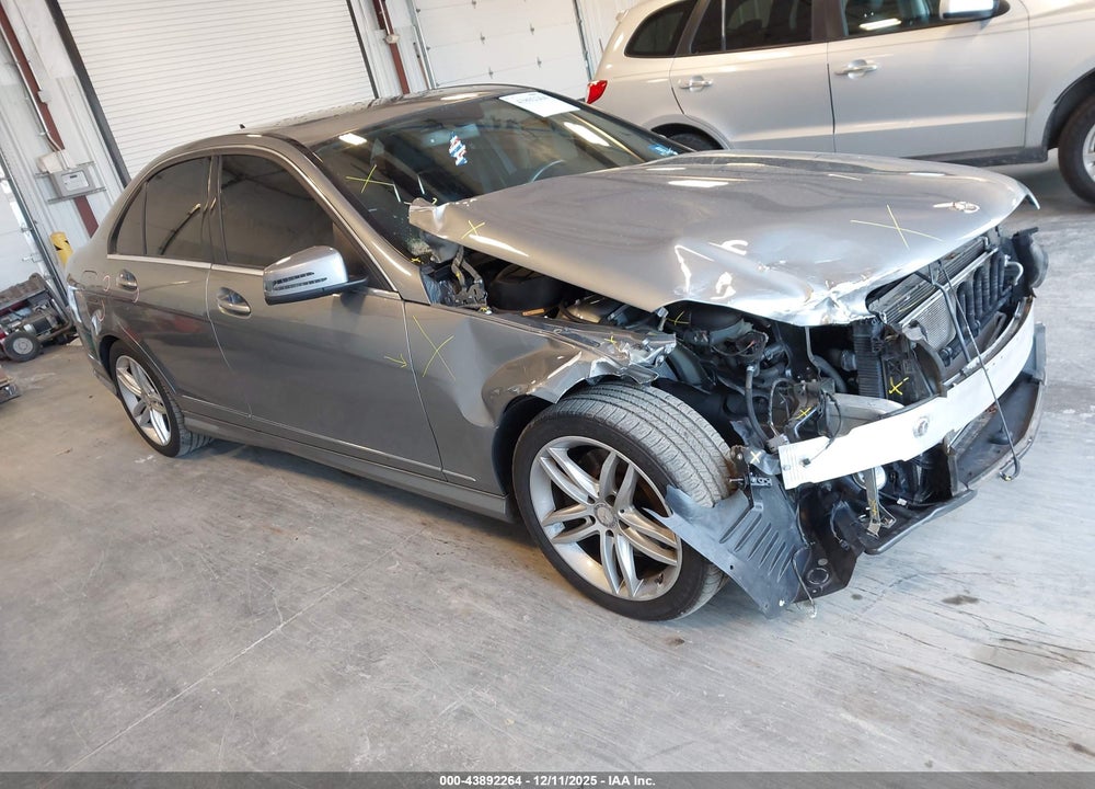 2014 MERCEDES-BENZ C 300 SPORT 4MATIC VIN: WDDGF8AB1EG201552