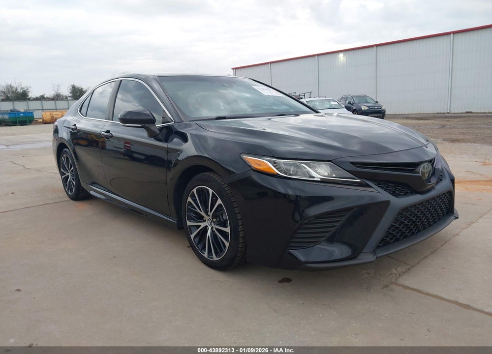 2018 TOYOTA CAMRY SE VIN: 4T1B11HK9JU073990