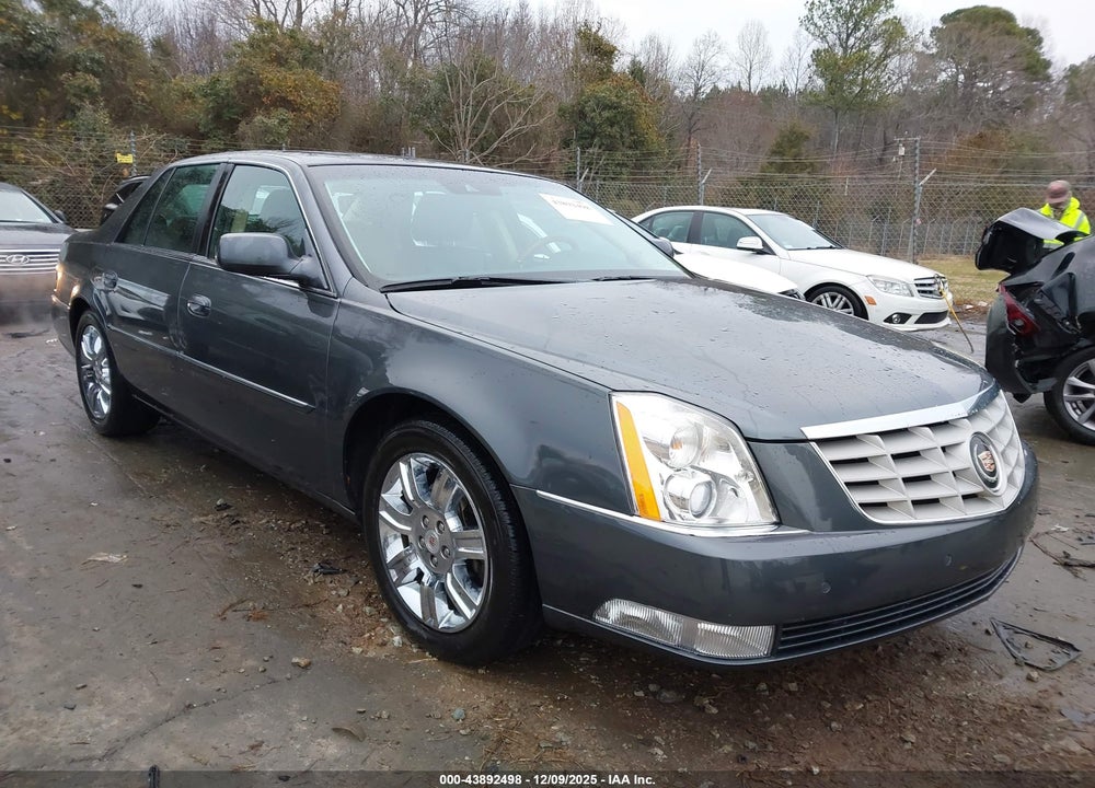 2011 CADILLAC DTS PLATINUM COLLECTION VIN: 1G6KP5ES2BU116455