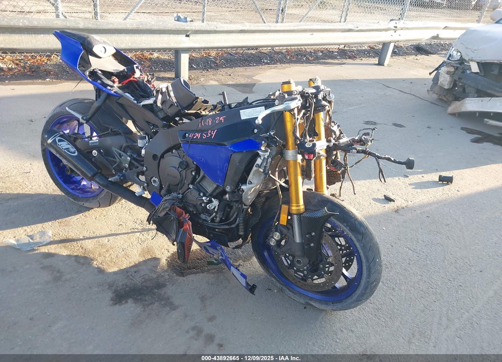 2018 YAMAHA YZFR1 VIN: JYARN39E8JA004233