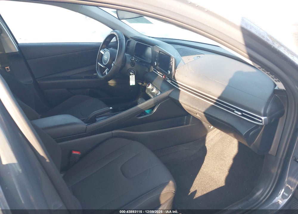 2025 HYUNDAI ELANTRA SE VIN: KMHLL4DG3SU860288