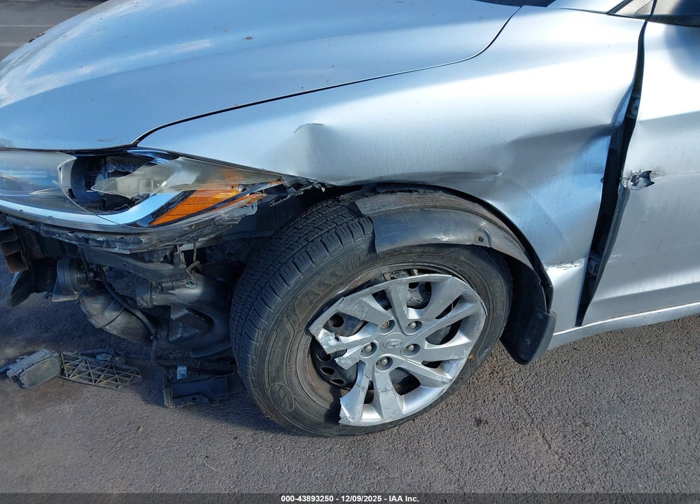2017 HYUNDAI ELANTRA SE VIN: KMHD74LF3HU396817