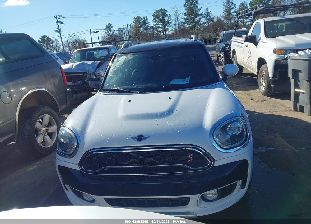 2018 MINI COUNTRYMAN COOPER S VIN: WMZYT5C35J3E19090