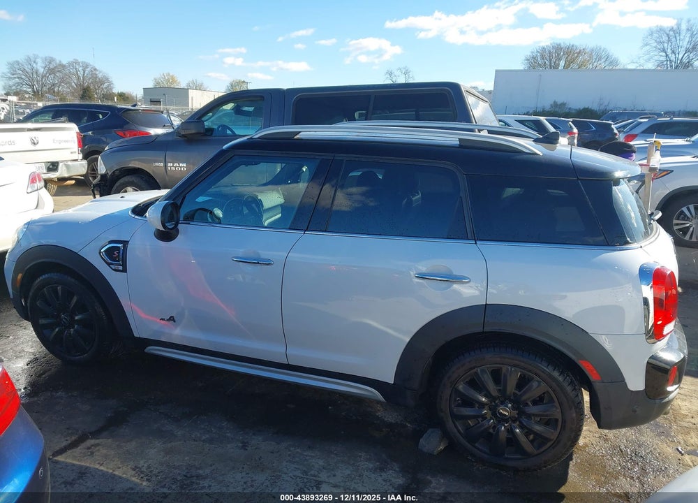 2018 MINI COUNTRYMAN COOPER S VIN: WMZYT5C35J3E19090