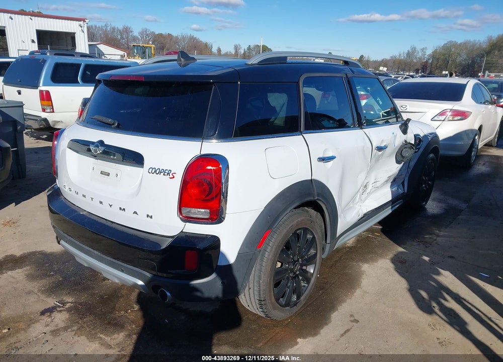2018 MINI COUNTRYMAN COOPER S VIN: WMZYT5C35J3E19090