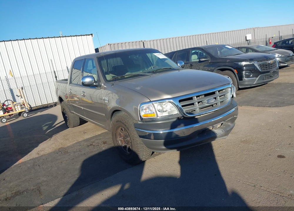 2002 FORD F-150 LARIAT/XLT VIN: 1FTRW07672KC07525