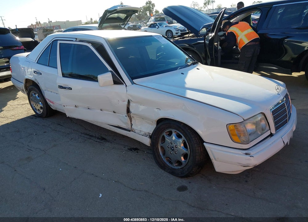 1995 MERCEDES-BENZ E 320 BASE/320 SPECIAL VIN: WDBEA32E9SC193150