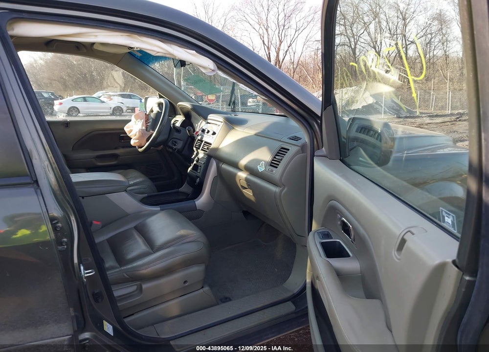 2006 HONDA PILOT EX-L VIN: 2HKYF18526H512202