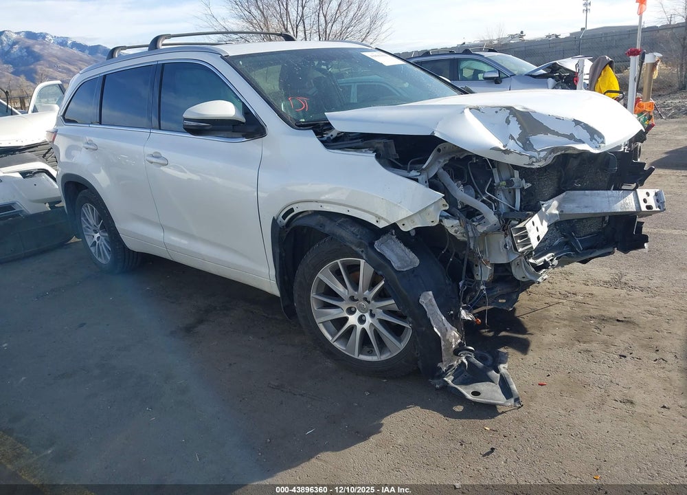 2015 TOYOTA HIGHLANDER XLE VIN: 5TDJKRFHXFS218677