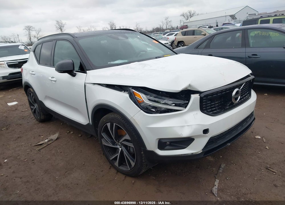 2020 VOLVO XC40 T5 R-DESIGN VIN: YV4162UM0L2348110