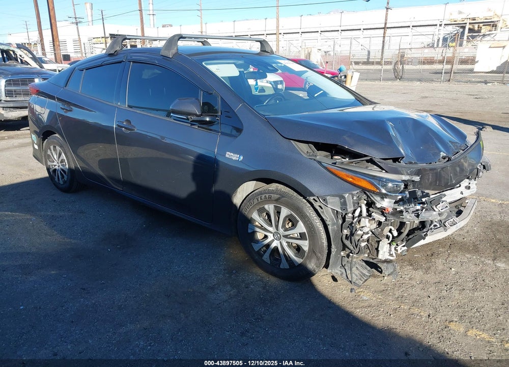 2017 TOYOTA PRIUS PRIME PREMIUM VIN: JTDKARFP1H3061656