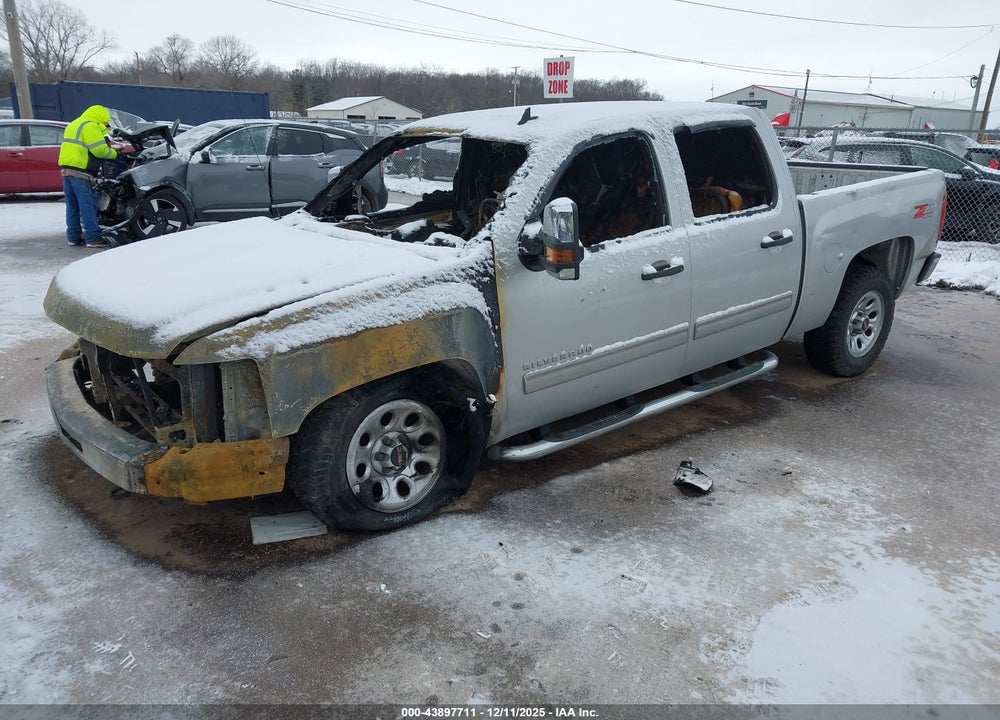 2013 CHEVROLET SILVERADO 1500 LT VIN: 3GCPKSE76DG197297
