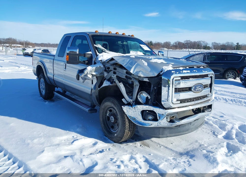 2016 FORD F-350 LARIAT VIN: 1FT8X3B66GEA10837