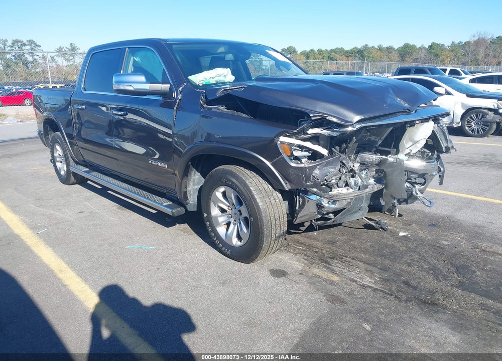 2019 RAM 1500 LAIE  4X4 5'7 BOX VIN: 1C6SRFJTXKN823316