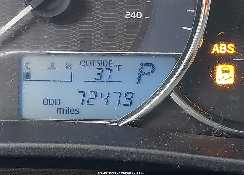 2015 TOYOTA COROLLA LE VIN: 2T1BURHE7FC344862