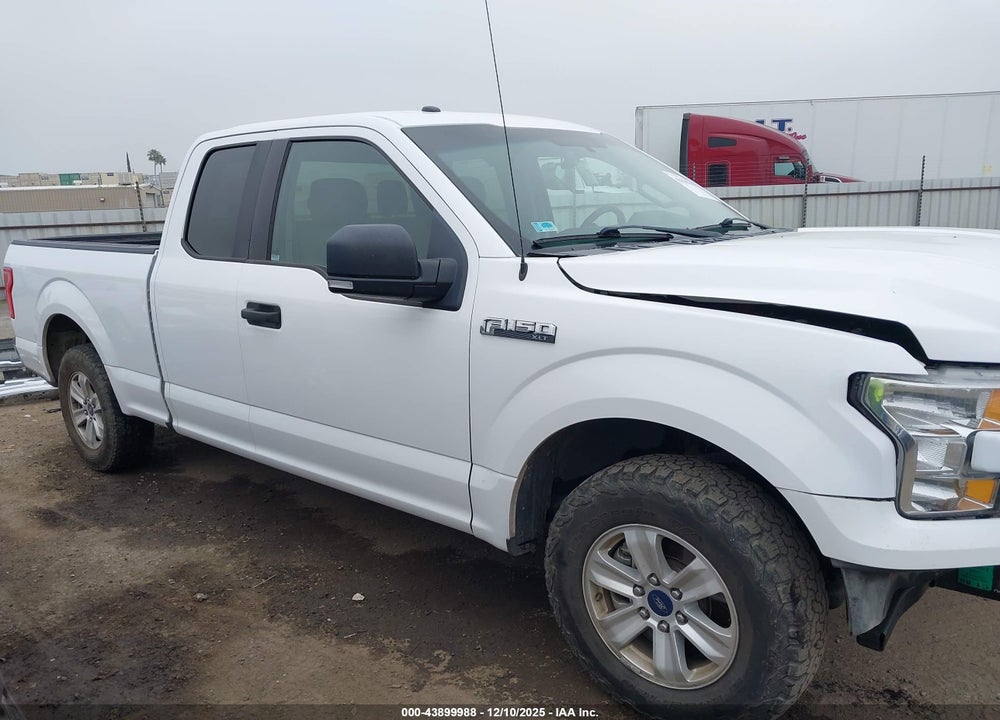2017 FORD F-150 XLT VIN: 1FTEX1C83HKC85690